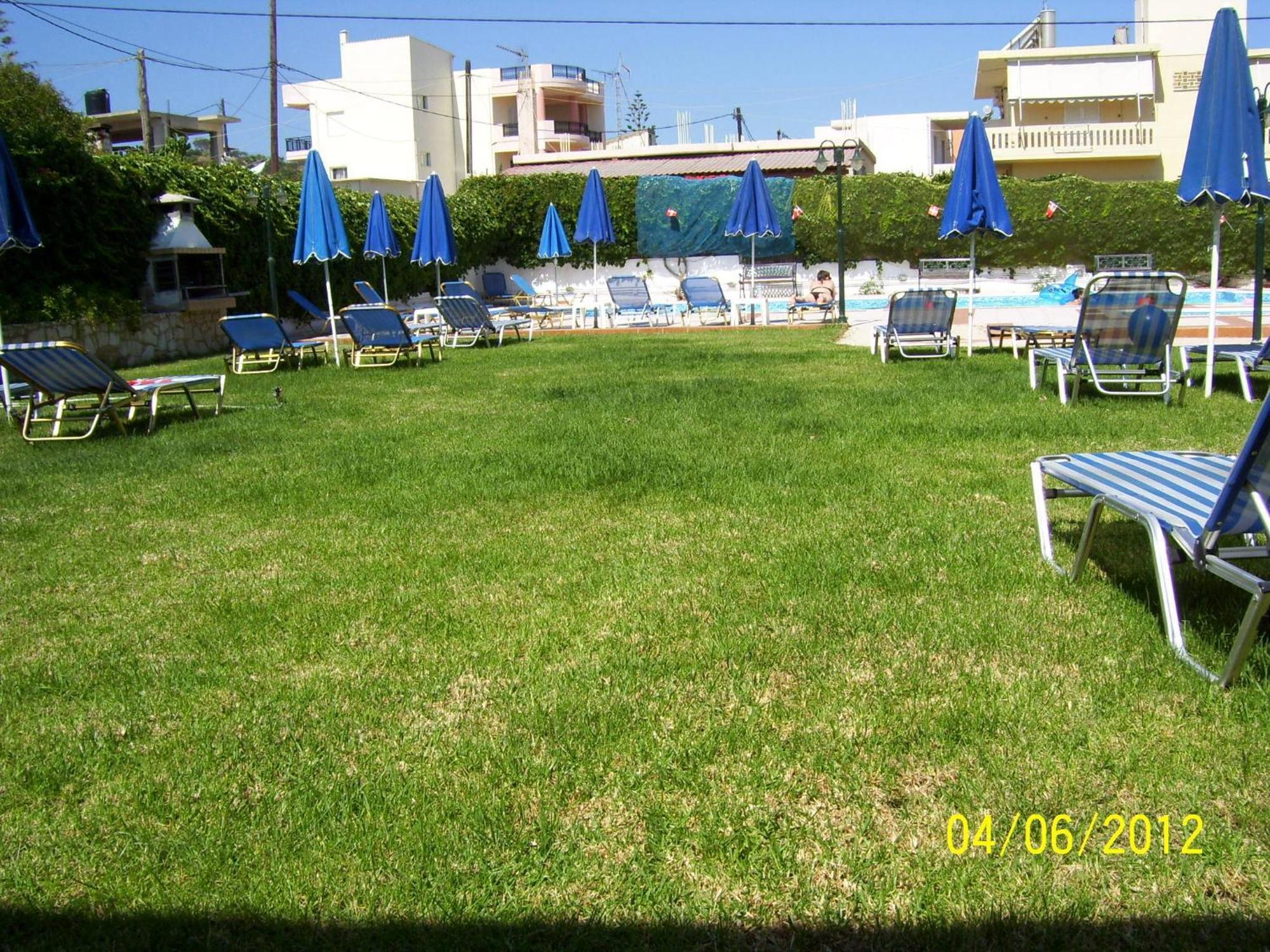 Apelia Residence Agia Marina  Exterior photo